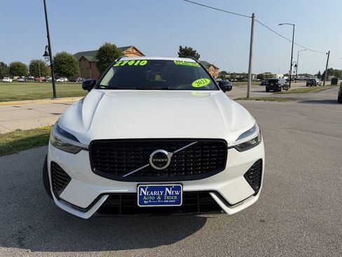 Used 2023 Volvo XC60 B5 Plus AWD/4WD image 2