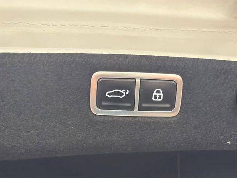 Used 2023 Genesis G70 3.3T w/ Sport Prestige Package image 17