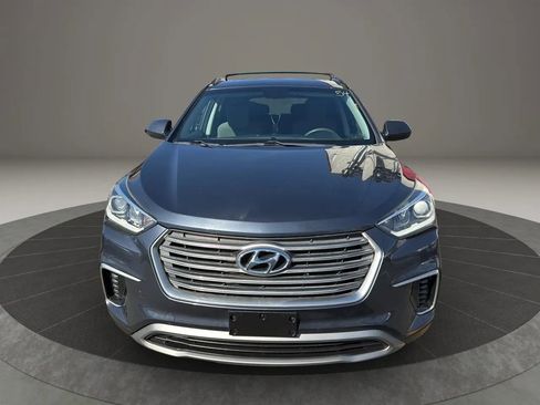 Used 2017 Hyundai Santa Fe SE image 2