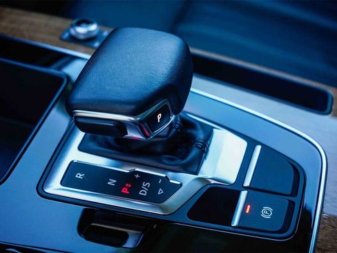 Certified 2023 Audi Q5 Premium w/ Convenience Package image 21