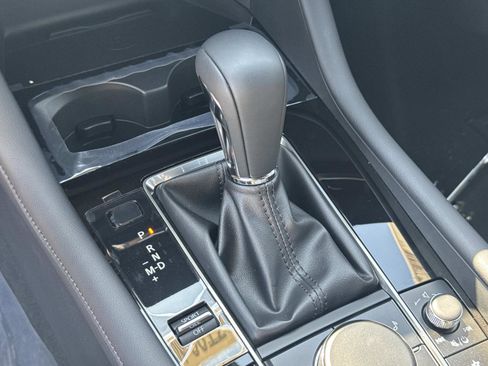 New 2026 MAZDA MAZDA3 Hatchback w/Premium Plus Pkg image 11