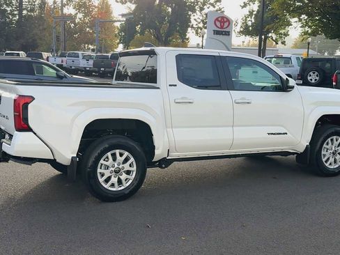 New 2025 Toyota Tacoma SR5 image 8