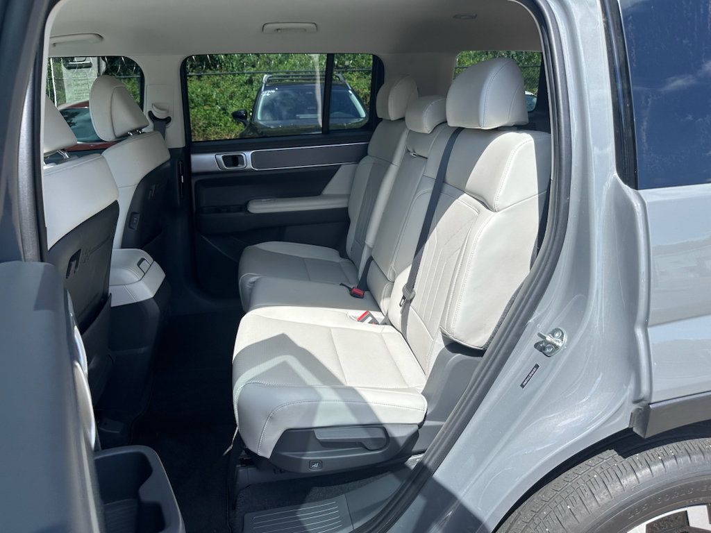 Used 2024 Hyundai Santa Fe SEL FWD image 9