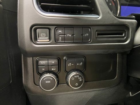 Used 2022 Chevrolet Suburban LS image 18