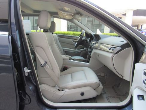Used 2014 Mercedes-Benz E 350 Sedan image 19