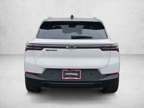 New 2026 Chevrolet Equinox EV LT image 8
