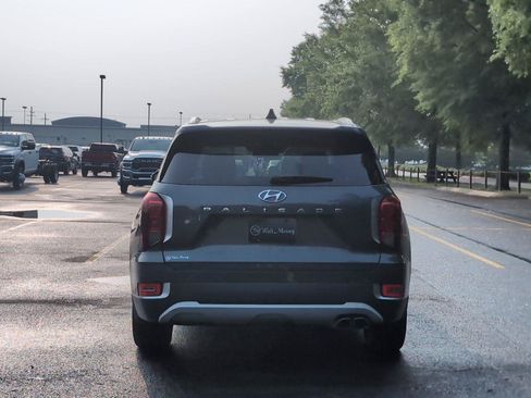 Used 2022 Hyundai Palisade SEL w/ Premium Package FWD image 4