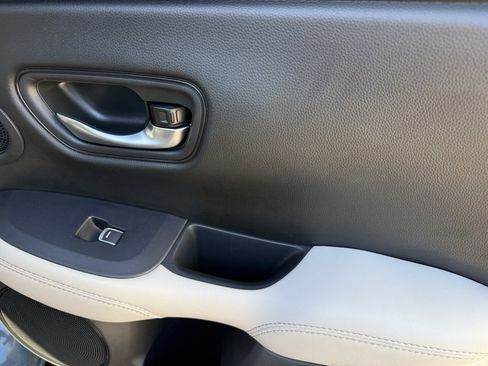 New 2026 Honda HR-V EX-L image 37