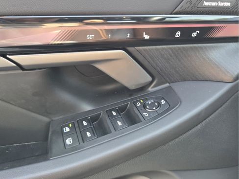 Used 2025 BMW i5 eDrive40i w/ M Sport Package RWD image 26