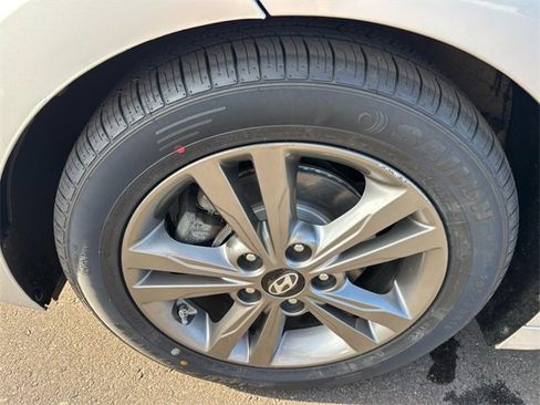 Used 2018 Hyundai Elantra SEL image 22