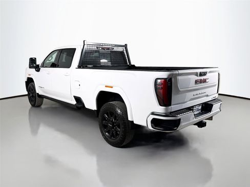 Used 2024 GMC Sierra 3500 AT4 w/ AT4 Premium Plus Package image 6