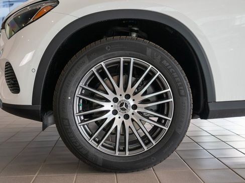 Certified 2025 Mercedes-Benz GLC 300 4MATIC image 7