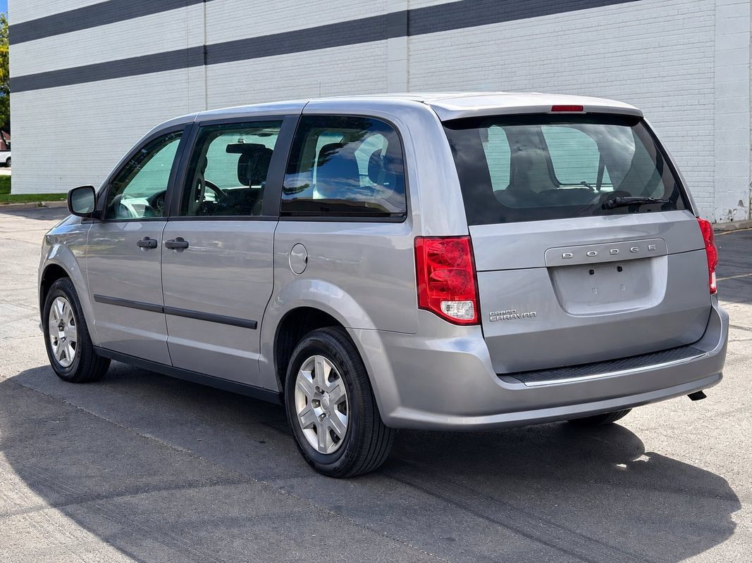 Used 2013 Dodge Grand Caravan American Value Package FWD image 3