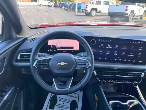 Certified 2025 Chevrolet Traverse LT image 7