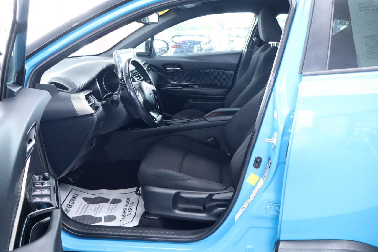 Used 2019 Toyota C-HR XLE FWD image 15