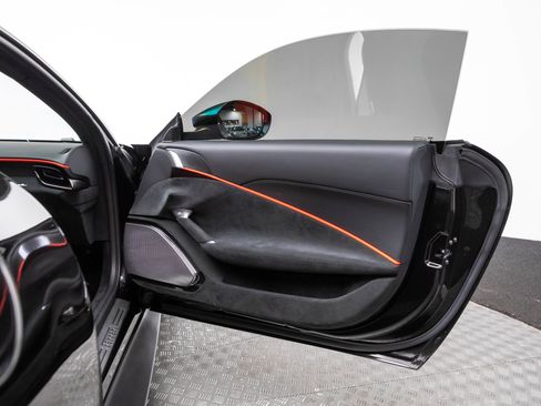 Certified 2022 Ferrari Roma RWD image 34