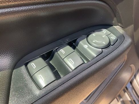 Used 2019 Chevrolet Equinox Premier FWD image 5
