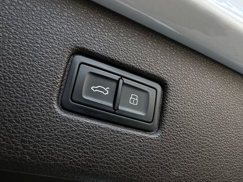 Used 2018 Audi Q7 3.0T Prestige image 42