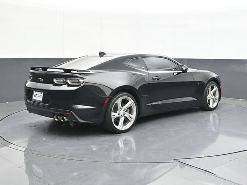 Used 2019 Chevrolet Camaro SS RWD image 8