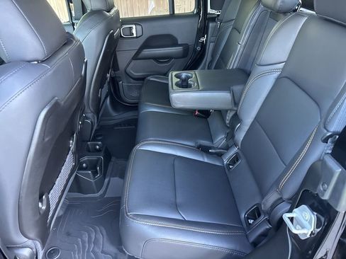 New 2026 Jeep Gladiator Sport AWD/4WD image 30