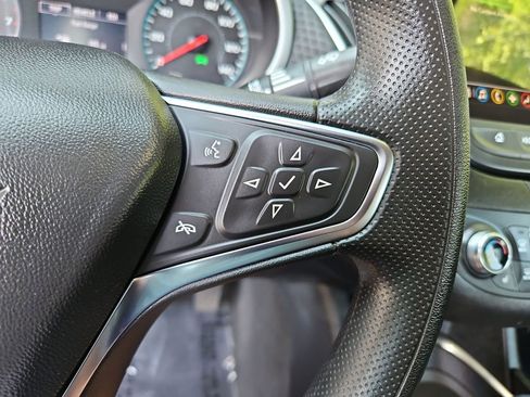 Used 2025 Chevrolet Malibu LT FWD image 12