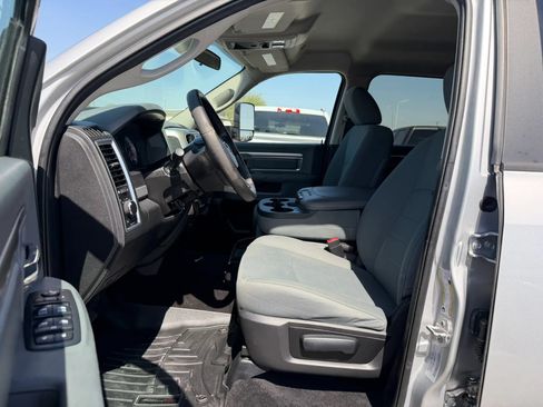 Used 2017 RAM 2500 SLT AWD/4WD image 17