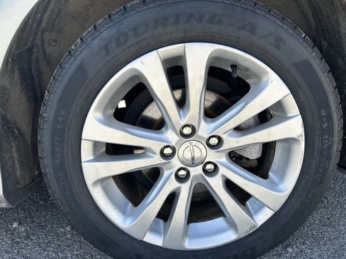 Used 2015 Chrysler 200 Limited w/ Convenience Group image 14