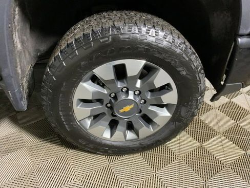 Used 2024 Chevrolet Silverado 2500 Custom w/ Custom Value Package image 39