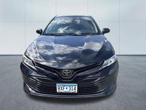 Used 2018 Toyota Camry LE FWD image 6