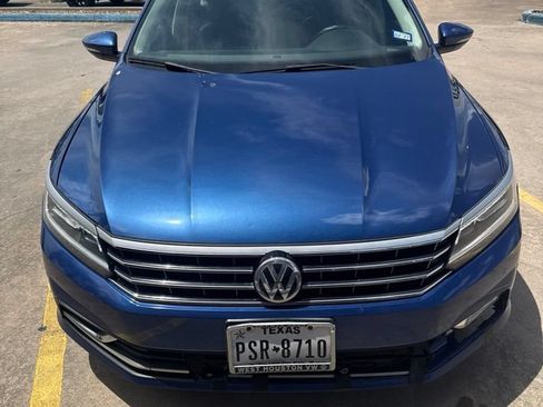 Used 2017 Volkswagen Passat 1.8T SEL Premium FWD image 2
