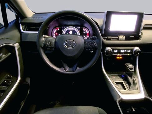 Used 2024 Toyota RAV4 XLE FWD image 6