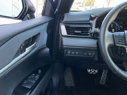 Used 2025 Toyota Camry SE image 26