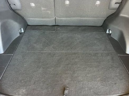 Used 2021 Toyota RAV4 LE AWD/4WD image 19