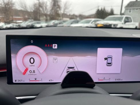 Used 2026 Genesis GV70 2.5T Advanced image 12