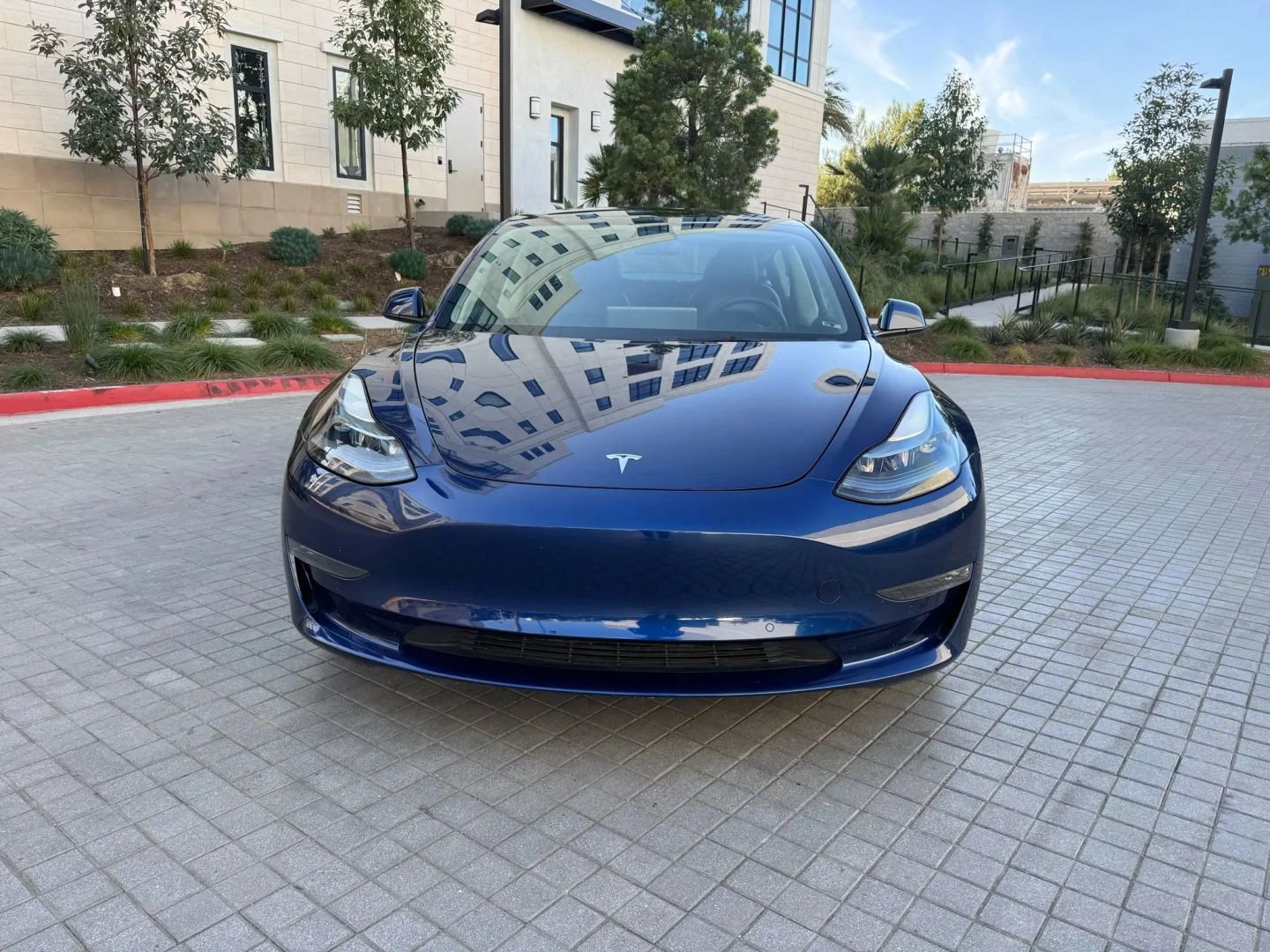Used 2022 Tesla Model 3 Standard Range RWD image 2