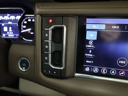 Used 2021 GMC Yukon Denali w/ Denali Premium Package AWD/4WD image 6