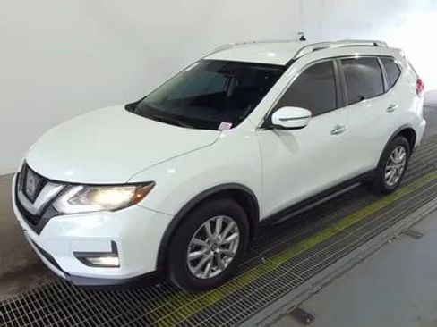 Used 2017 Nissan Rogue SV FWD image 1
