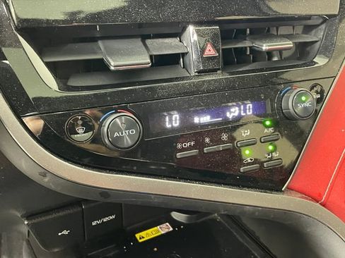 Used 2022 Toyota Camry XSE w/ Navigation Upgrade Package FWD image 8