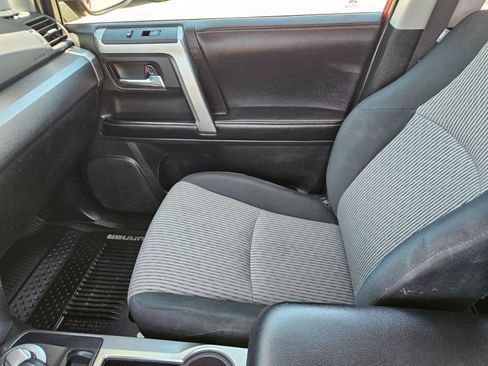 Used 2017 Toyota 4Runner SR5 AWD/4WD image 14