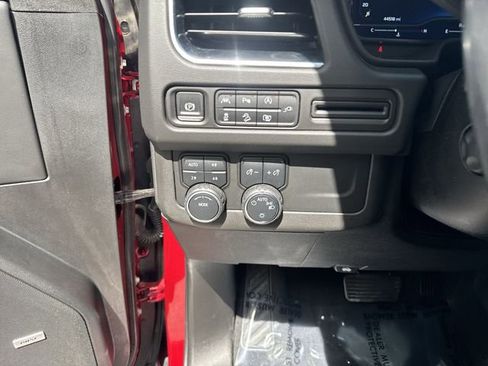 Used 2022 Chevrolet Tahoe Z71 w/ Luxury Package AWD/4WD image 29
