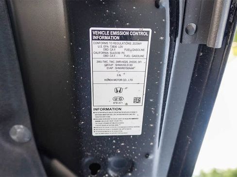 New 2025 Honda Pilot Touring image 14