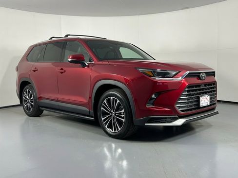 Used 2025 Toyota Grand Highlander AWD Hybrid image 1