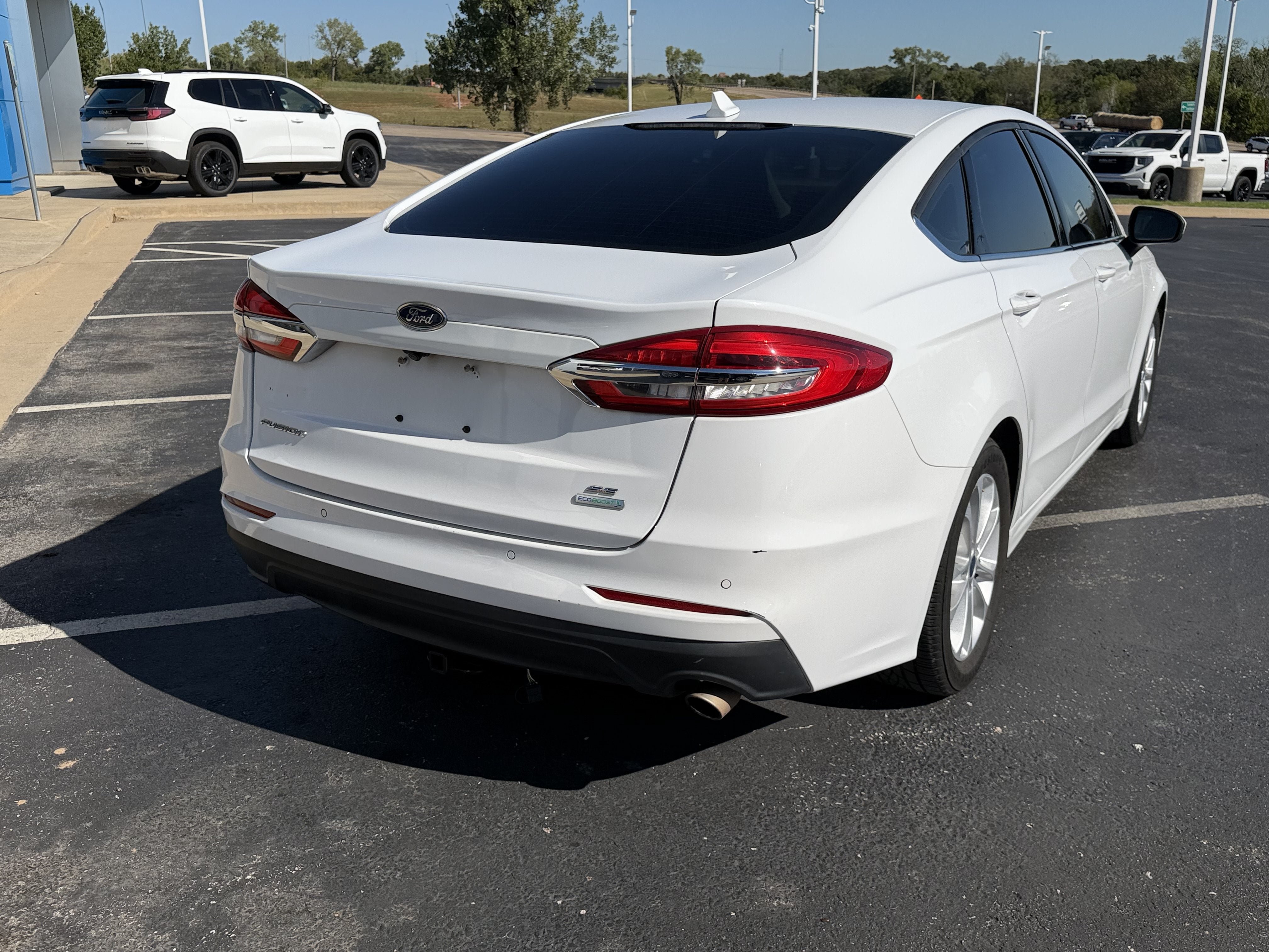Used 2019 Ford Fusion SE FWD image 4