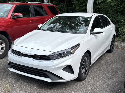 Used 2023 Kia Forte LXS FWD image 11
