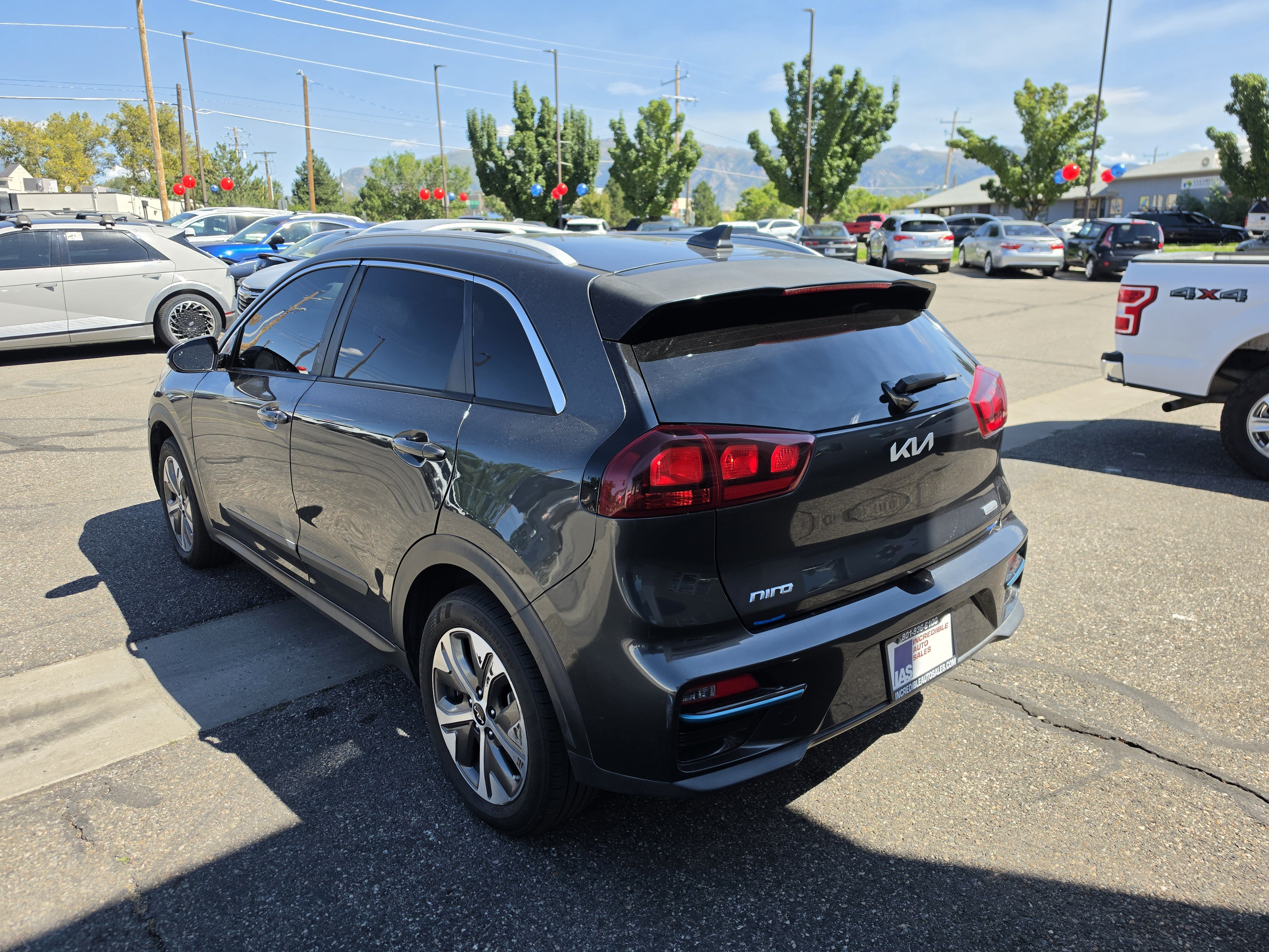 Used 2022 Kia Niro EX FWD image 4