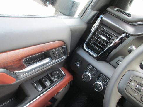 New 2026 GMC Sierra 2500 Denali Ultimate image 18