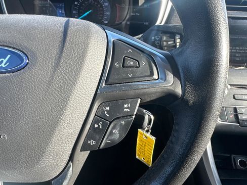 Used 2016 Ford Fusion SE w/ Equipment Group 202A image 18