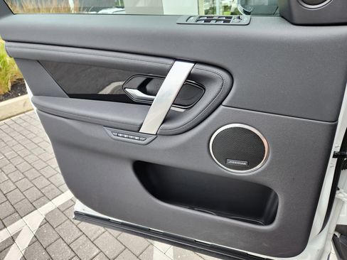 Certified 2025 Land Rover Discovery Sport S image 24