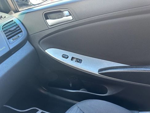 Used 2017 Hyundai Accent SE image 27