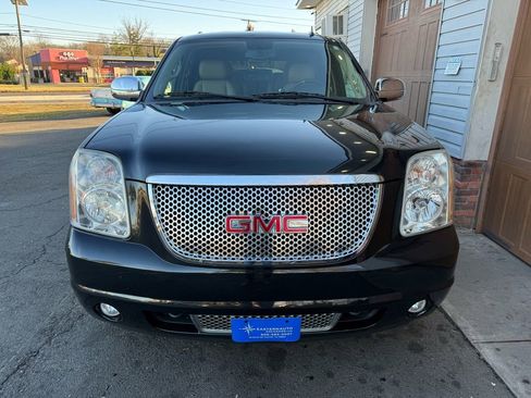 Used 2011 GMC Yukon Denali image 8